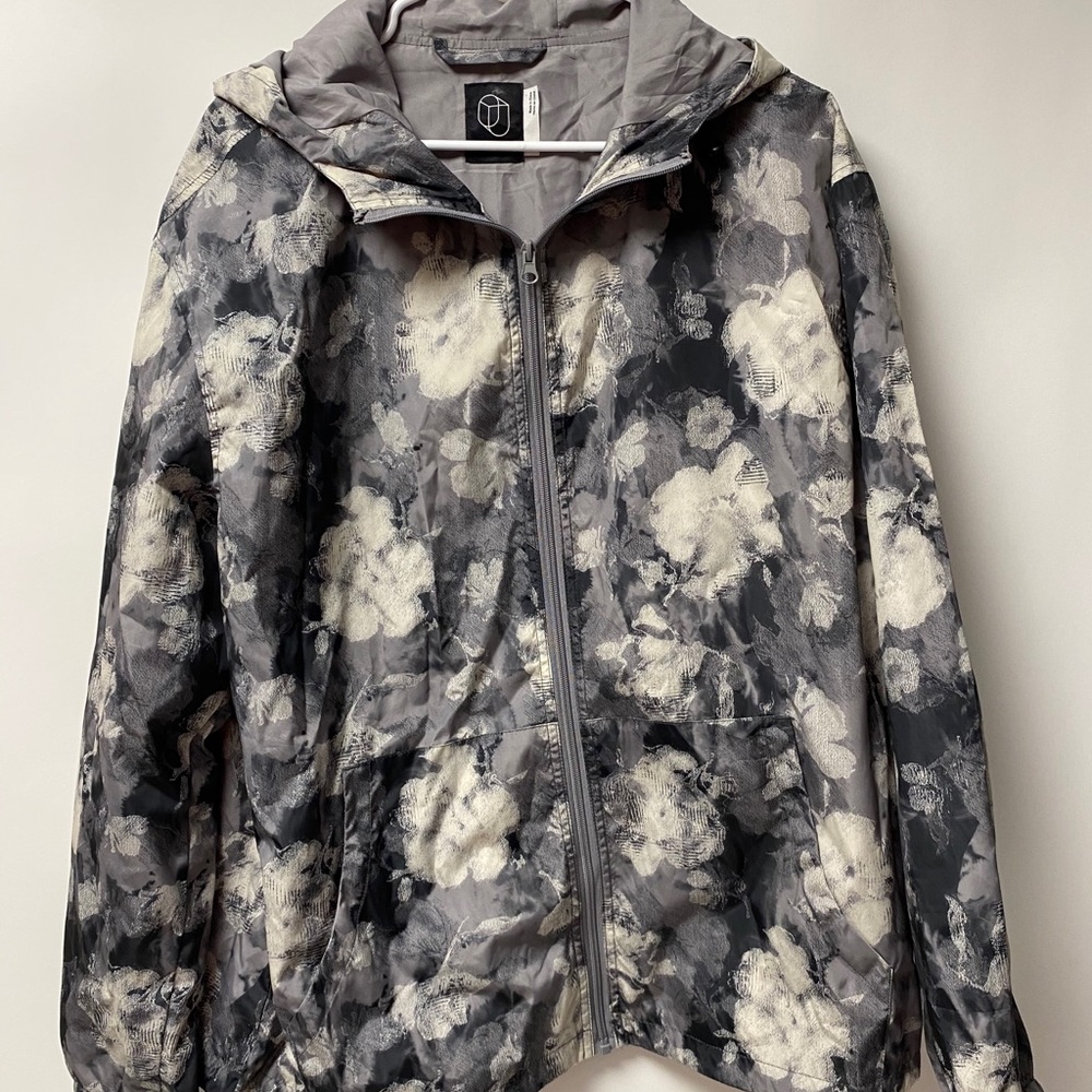 Original Use gray floral windbreaker L
